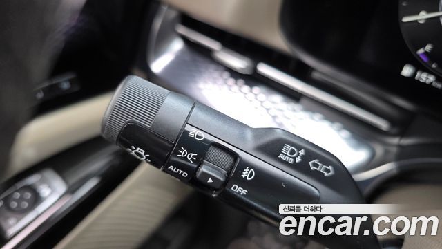 Kia Canival 2021 — photo 28