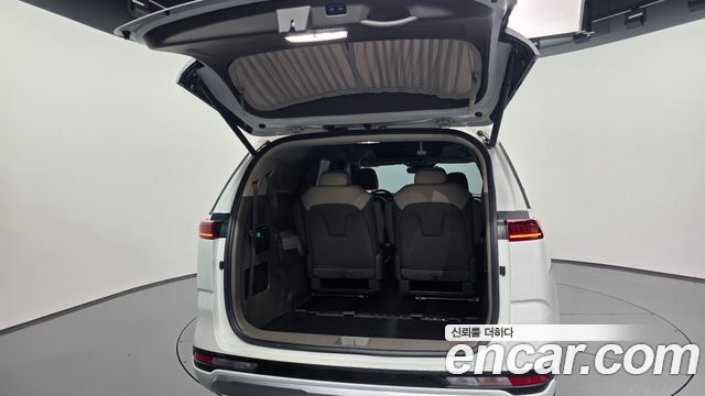 Kia Canival 2021 — photo 33