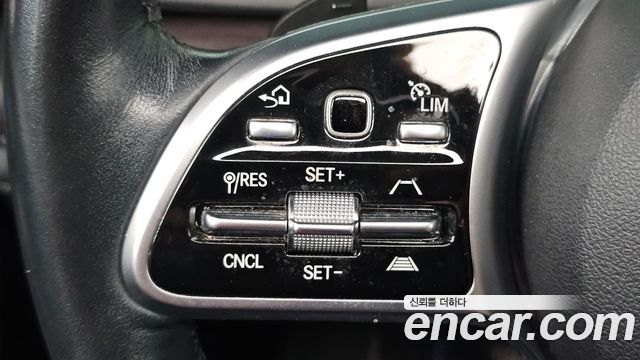 Mercedes-Benz GLE-Class 2022 — photo 18