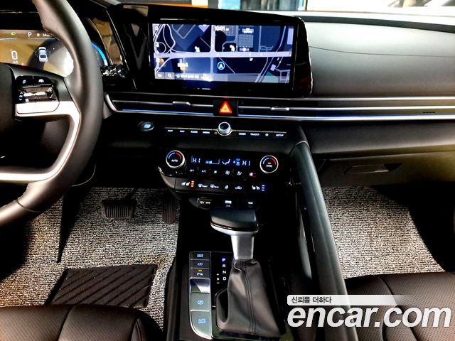Hyundai AVANTE 2025 — photo 13