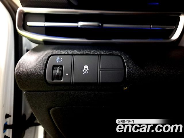 Hyundai AVANTE 2025 — photo 19