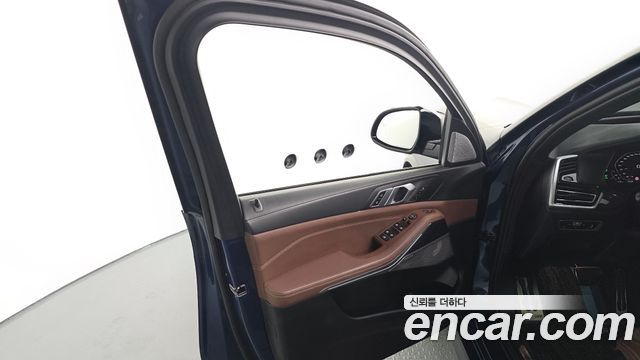 BMW X5 2022 — photo 14