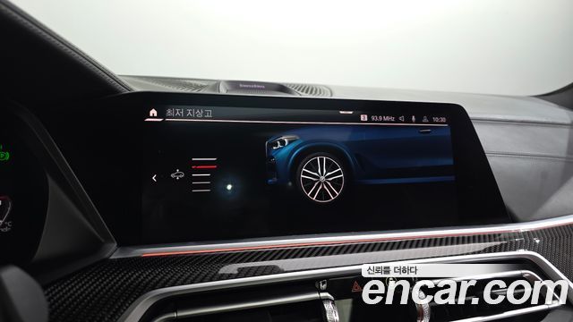 BMW X5 2022 — photo 34