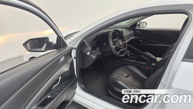 Hyundai AVANTE 2023 — photo 13