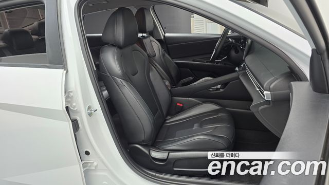 Hyundai AVANTE 2023 — photo 16