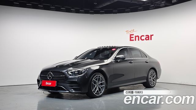 Mercedes-Benz E-Class 2022 — photo 1