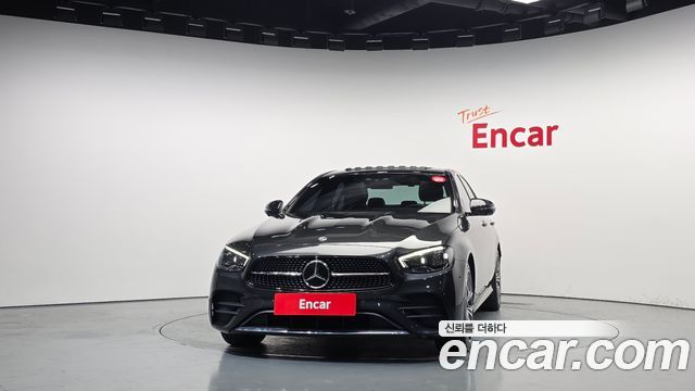 Mercedes-Benz E-Class 2022 — photo 3