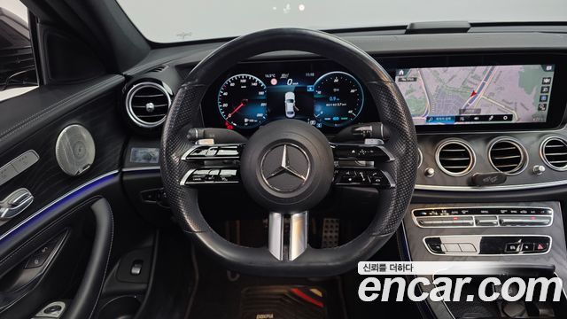 Mercedes-Benz E-Class 2022 — photo 13