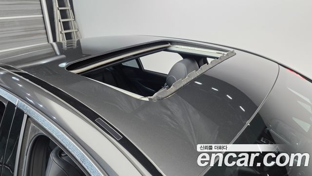 Mercedes-Benz E-Class 2022 — photo 19