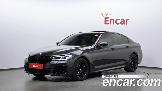 BMW 5-Series 2018 — photo 1