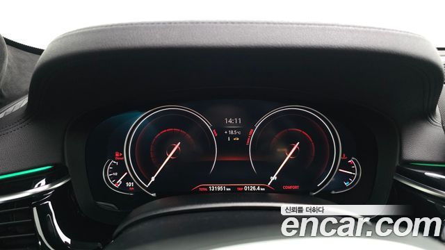 BMW 5-Series 2018 — photo 8