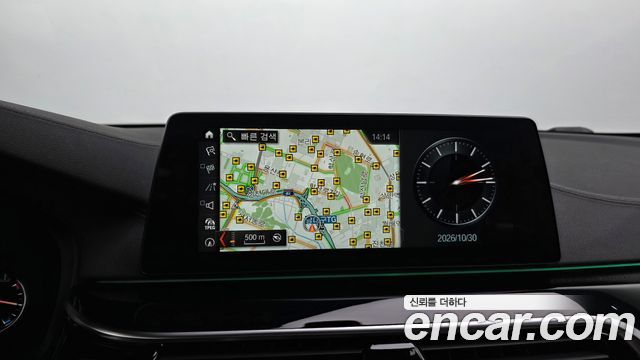 BMW 5-Series 2018 — photo 14