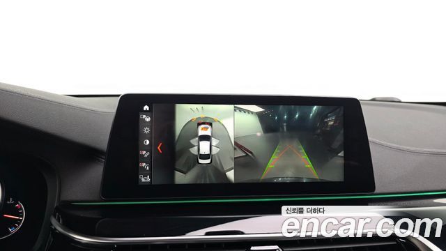 BMW 5-Series 2018 — photo 15