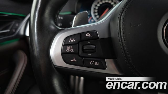 BMW 5-Series 2018 — photo 16