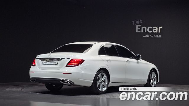 Mercedes-Benz E-Class 2018 — photo 2