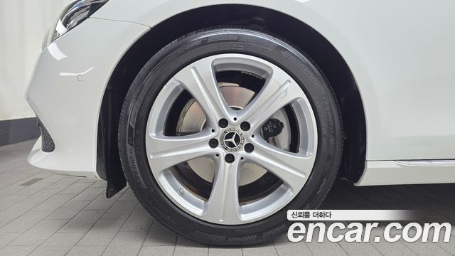 Mercedes-Benz E-Class 2018 — photo 5