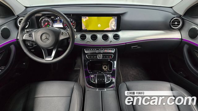 Mercedes-Benz E-Class 2018 — photo 10