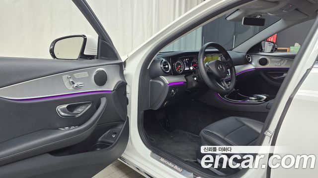 Mercedes-Benz E-Class 2018 — photo 13
