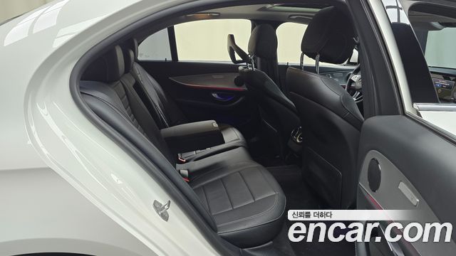 Mercedes-Benz E-Class 2018 — photo 17