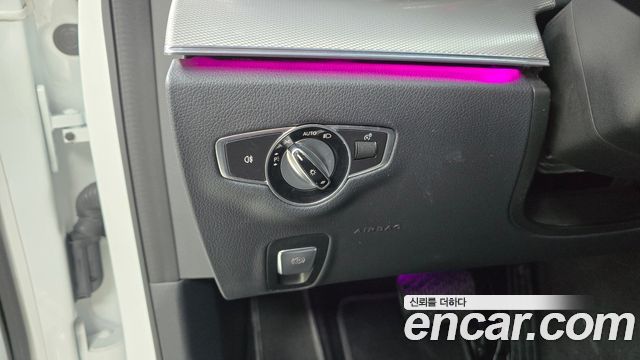 Mercedes-Benz E-Class 2018 — photo 24
