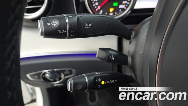 Mercedes-Benz E-Class 2018 — photo 25