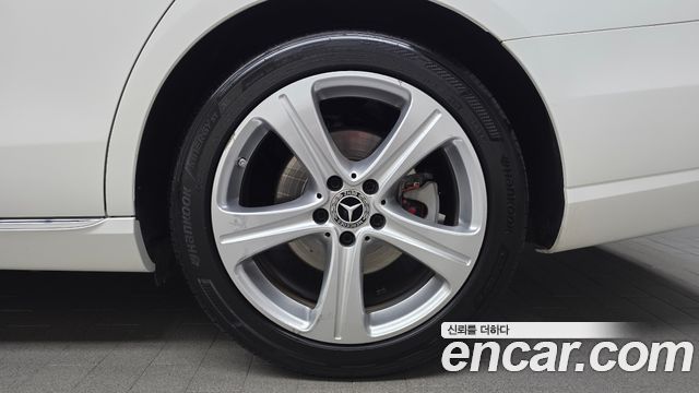 Mercedes-Benz E-Class 2018 — photo 7