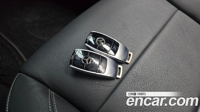 Mercedes-Benz E-Class 2018 — photo 27