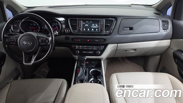 Kia Canival 2019 — photo 7