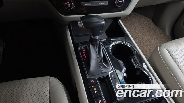 Kia Canival 2019 — photo 9
