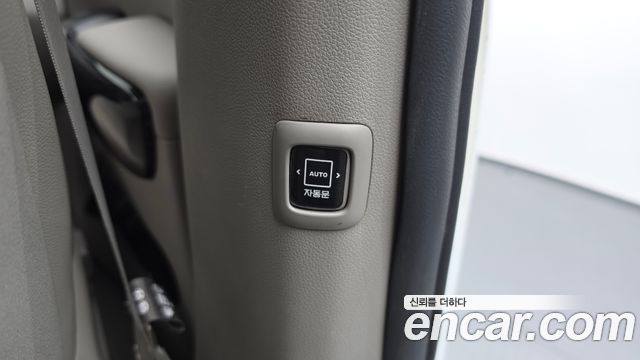 Kia Canival 2019 — photo 18