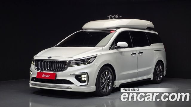Kia Canival 2020 — photo 1