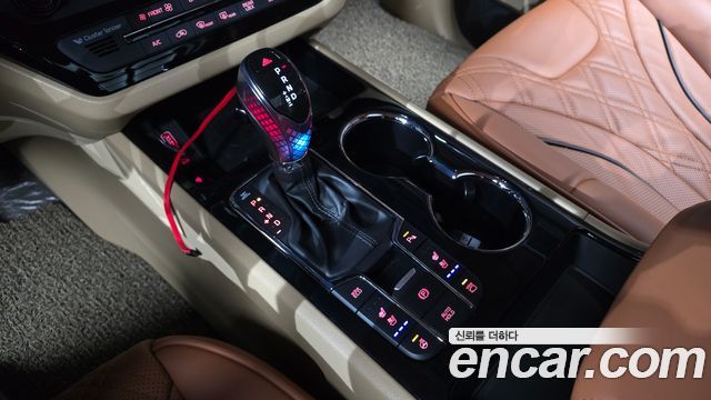Kia Canival 2020 — photo 9