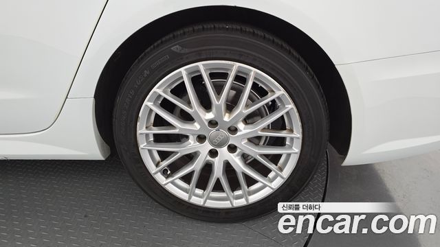 Audi A6 2018 — photo 7