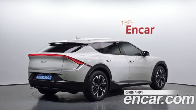 Kia EV6 2023 — photo 2