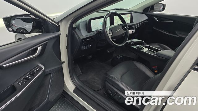 Kia EV6 2023 — photo 10