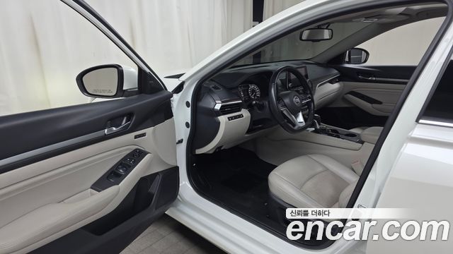 Nissan Altima 2019 — photo 13