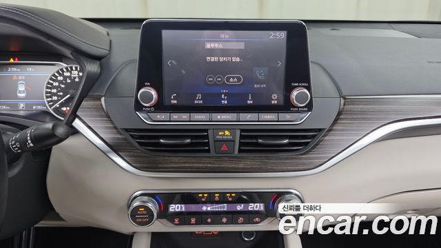 Nissan Altima 2019 — photo 19