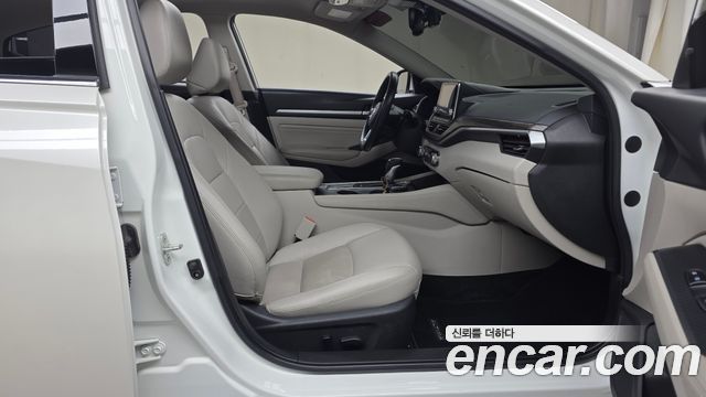 Nissan Altima 2019 — photo 16