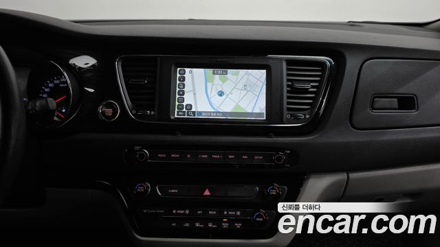 Kia Canival 2019 — photo 14
