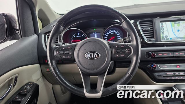 Kia Canival 2019 — photo 15