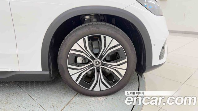 Mercedes-Benz EQE 2026 — photo 9
