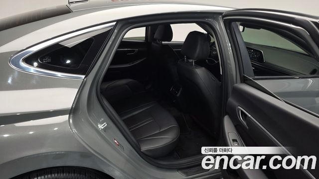 Hyundai Sonata 2022 — photo 18