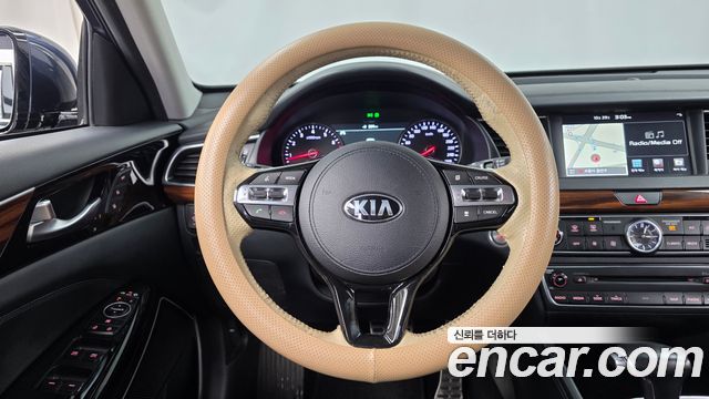 Kia K7 2017 — photo 13