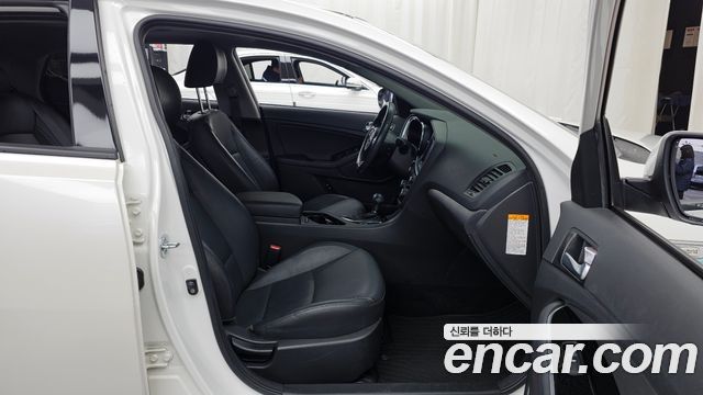 Kia K5 2015 — photo 17