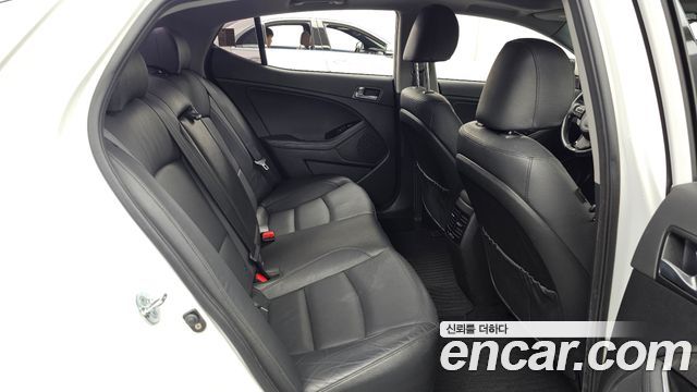 Kia K5 2015 — photo 18