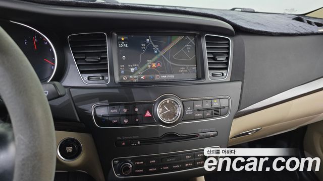 Kia K7 2015 — photo 18
