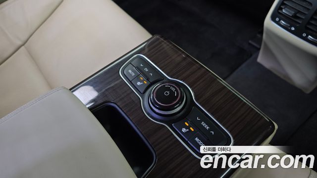 Kia K7 2015 — photo 24