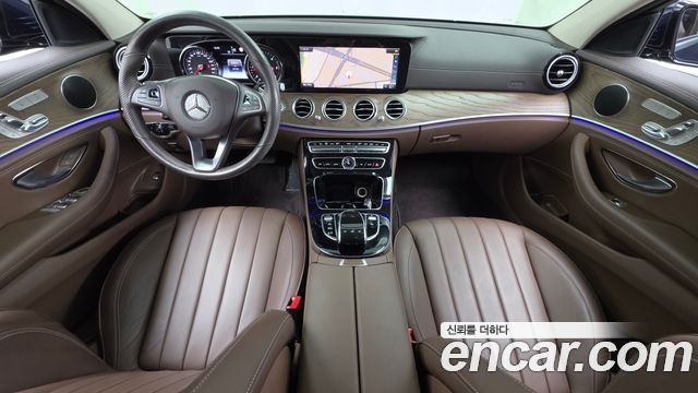 Mercedes-Benz E-Class 2018 — photo 10