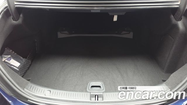 Mercedes-Benz E-Class 2018 — photo 26