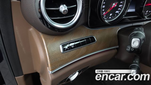 Mercedes-Benz E-Class 2018 — photo 28